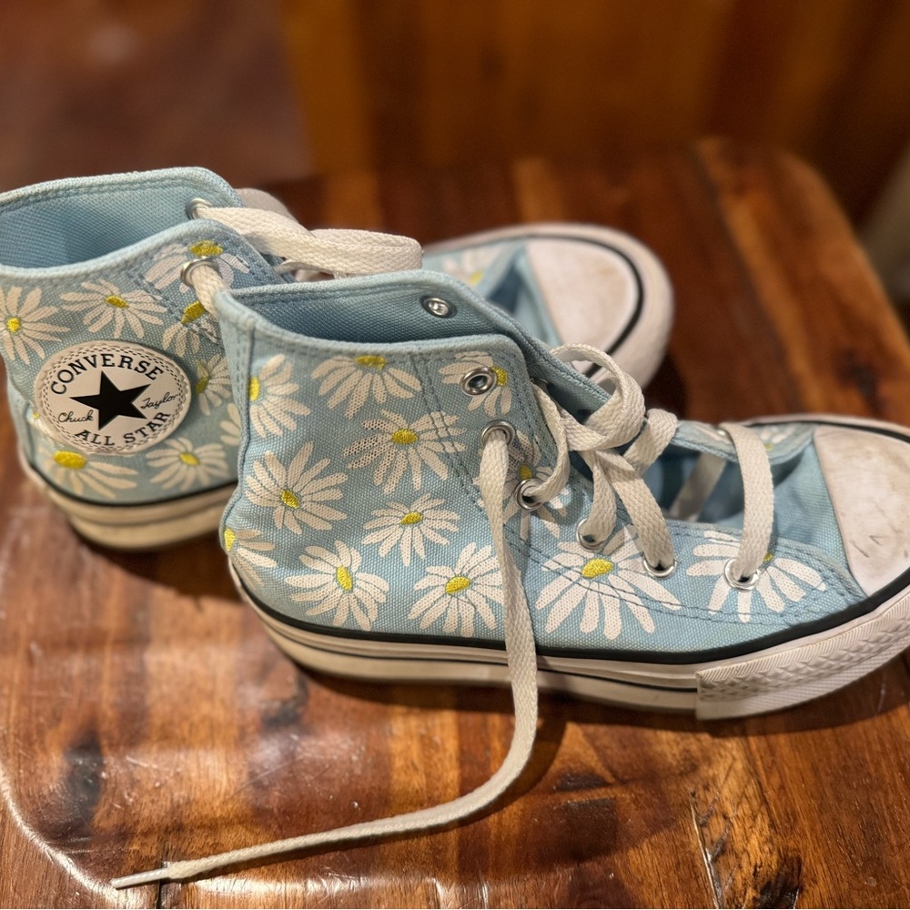 Girls size 13 converse